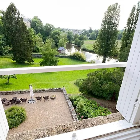 לינה וארוחת בוקר Le Clos De Paris 3*