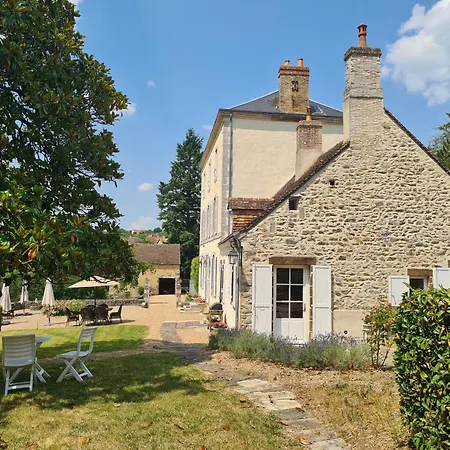 Le Clos De Paris לינה וארוחת בוקר 3*