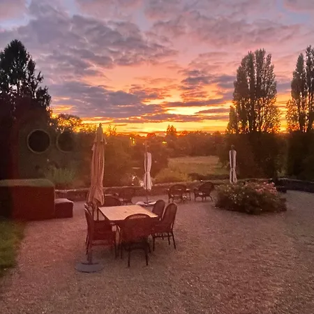 לינה וארוחת בוקר Le Clos De Paris Fresnay-sur-Sarthe