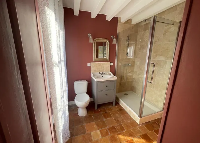 Le Clos De Paris Bed & Breakfast 3*