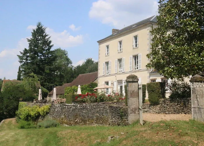 Le Clos De Paris 3*