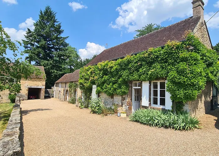 Le Clos De Paris Bed & Breakfast 3*