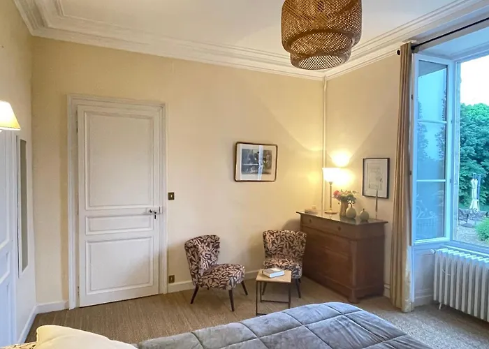 Le Clos De Paris Bed & Breakfast 3*